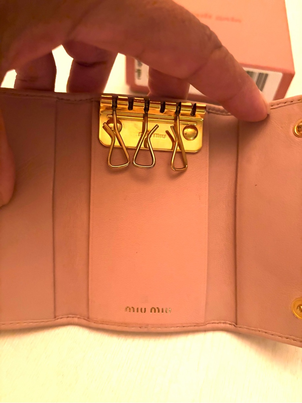 Miu Miu Quilted Blush Pink Leather Key Case with Gold Logo - Picture 3 of 12